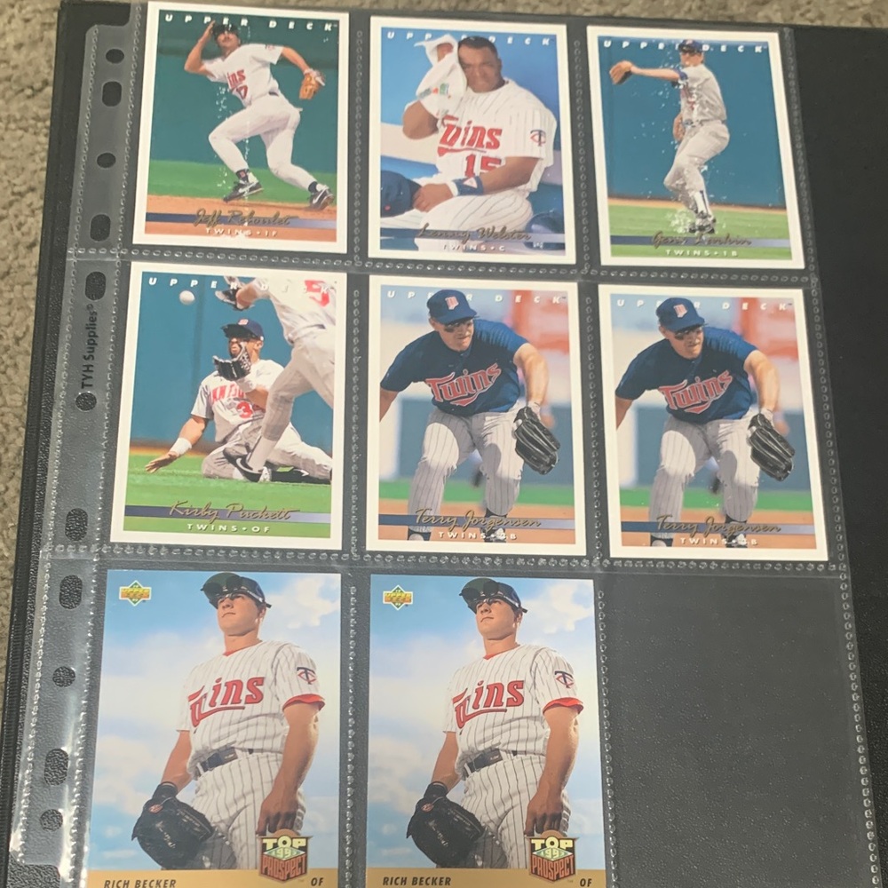 8ct 1993 Upper Deck Minnesota Twins Trading Cards SELLING AS IS